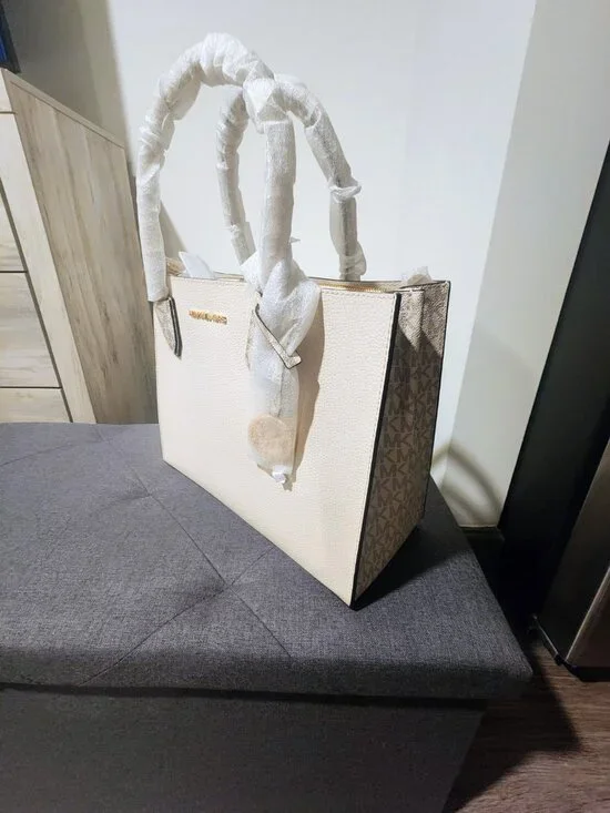 NWT Michael Kors Mercer Large Accordion Tote Cream Leather + MK Logo Sides - Picture 4 of 5